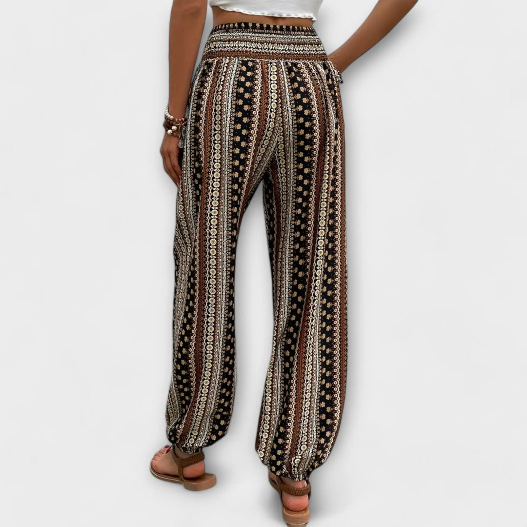 Scarlett - Pants with Ethnic Graphic Mani And Rosi